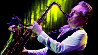 Preminuo Brian David Travers, saksofonist i suosnivač UB40-a
